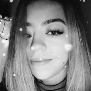 Meet your Posher, Valerie